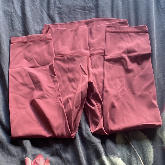 Size 8 pink Lululemon leggings - Picture 2 of 3